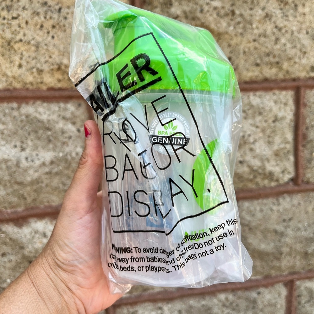 Brand New Nutrisystem Blender Bottle 20 oz with wire whisk ball